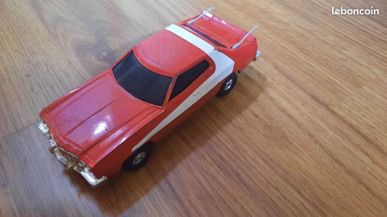 voiture miniature la poste