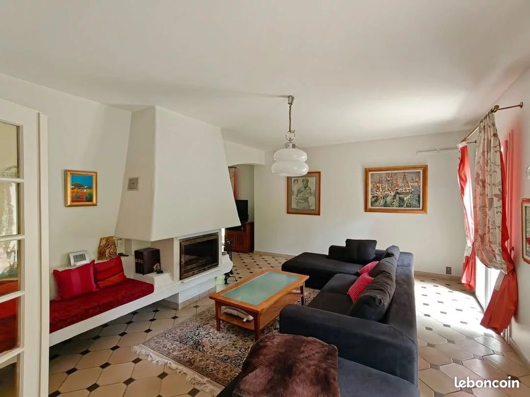 Appartement 7 pièces 209 m² · à Marseille · 209 m² · 3 170 €/mois