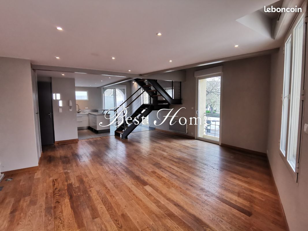 Appartement a louer nimes - 4 pièce(s) - 106 m2 - Surfyn