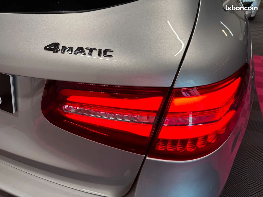 MERCEDES GLC 220 d 9G-Tronic 4Matic Sportline / SUIVI ENTRETIEN / PACK AMG / ATTELAGE / GARANTIE 12 MOIS (image 13)