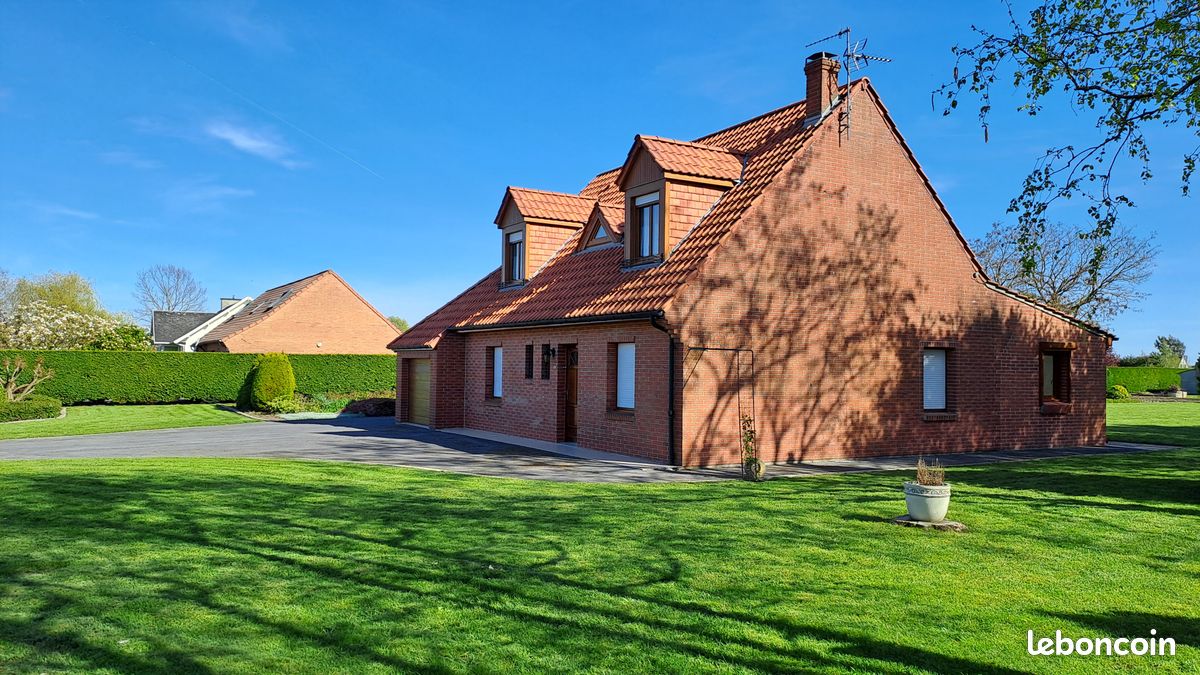 Maison 6 pièces 157 m² · à Lestrem · 157 m² · 390 000 €