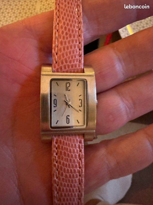 Montre Femme Vintage Rose - Boîtier 43mm - Bracelet Silicone - Fonctionne (pile Neuve) - Occasion