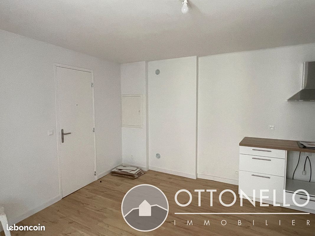 Appartement 1 pièce 19 m² · à Roquebrune-sur-Argens · 19 m² · 410 €/mois