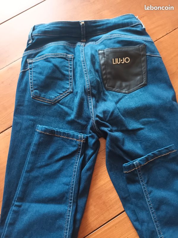 Un lot de 2 jeans marque liu jo avec strass (image 2)