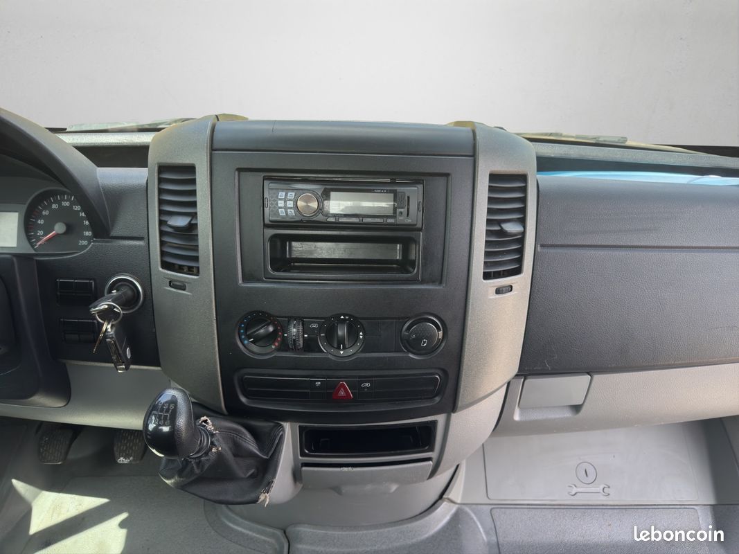 VOLKSWAGEN CRAFTER COMBI SURELEVE Crafter 35 4325 2.5 TDI 109 (image 11)