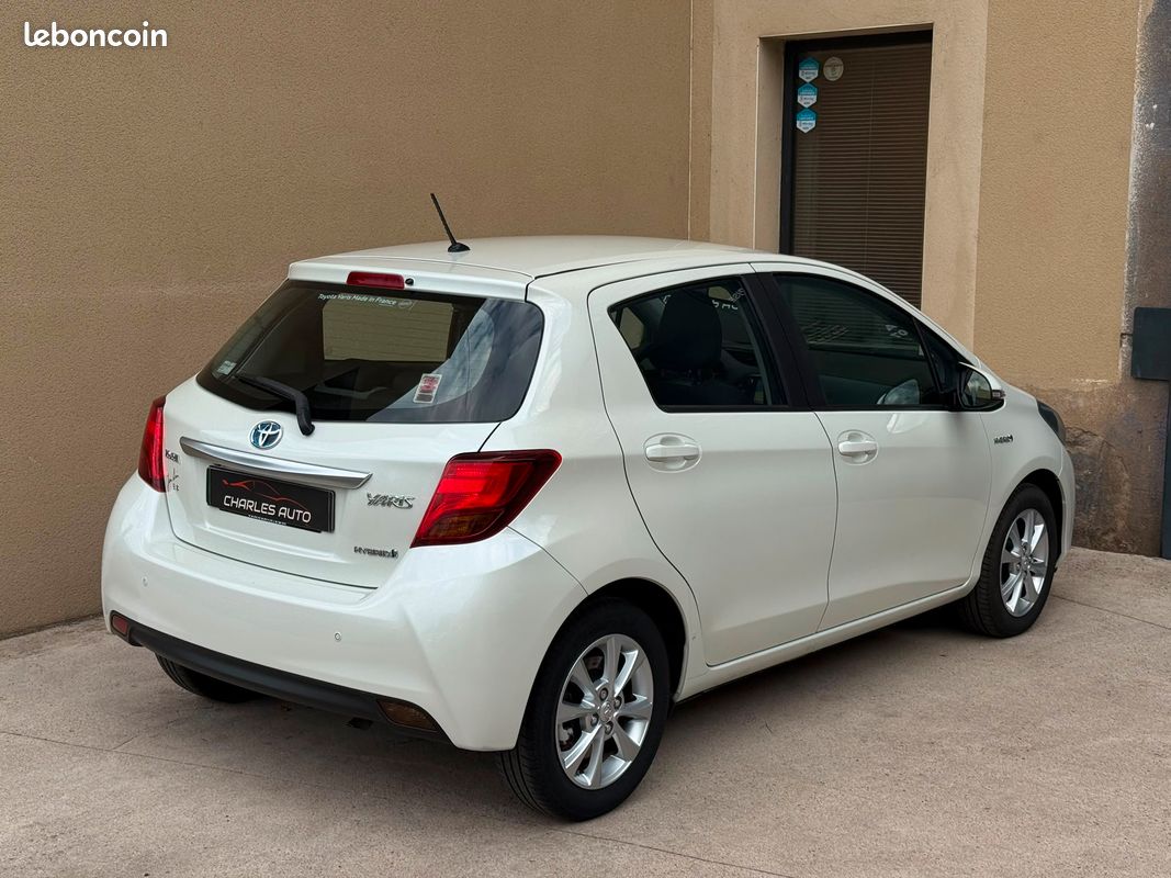 Toyota Yaris HSD 100h Dynamic 5p / 1ere main / Garantie 12 mois (image 3)