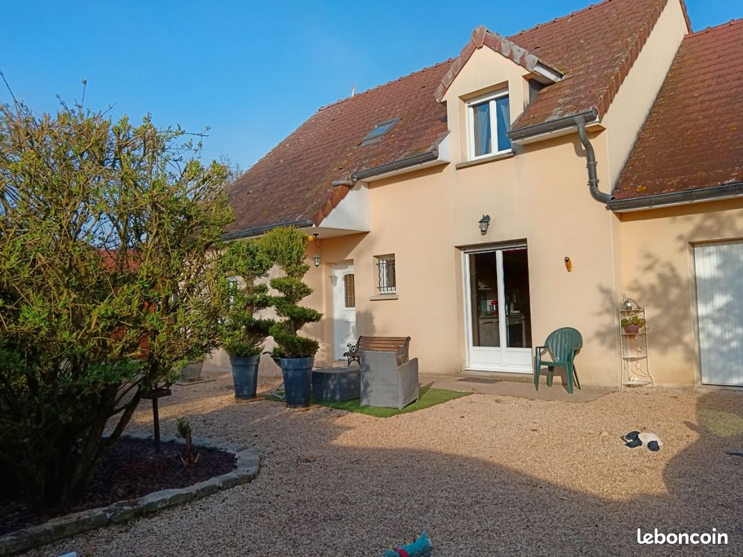 Maison 8 pièces 153 m² · à Diénay · 153 m² · 330 000 €