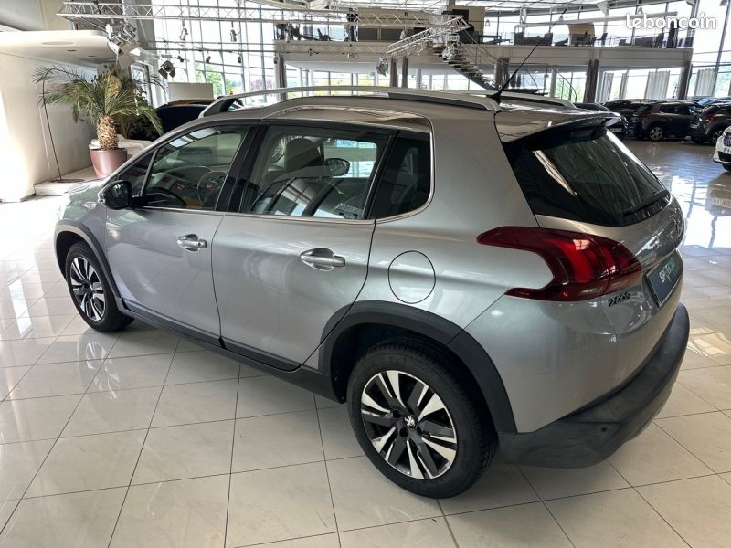 Peugeot 2008 1.2 PureTech 82ch Allure (image 7)