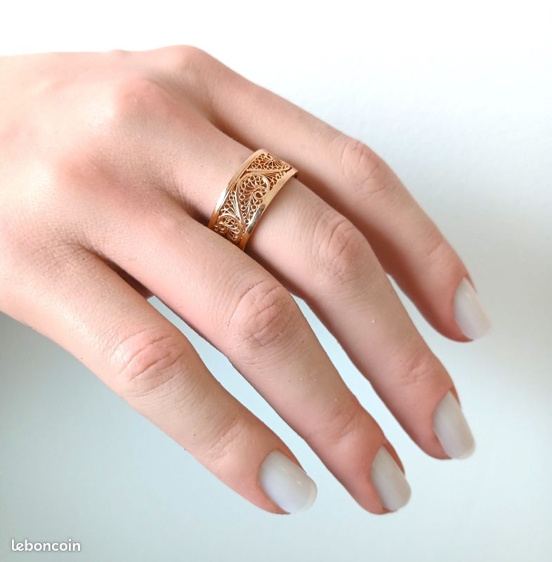 Bague filigranée en or rose 18 carats Montres Bijoux