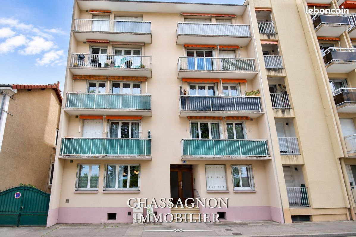 Appartement 4 pièces 75 m² · à Moulins · 75 m² · 77 000 €