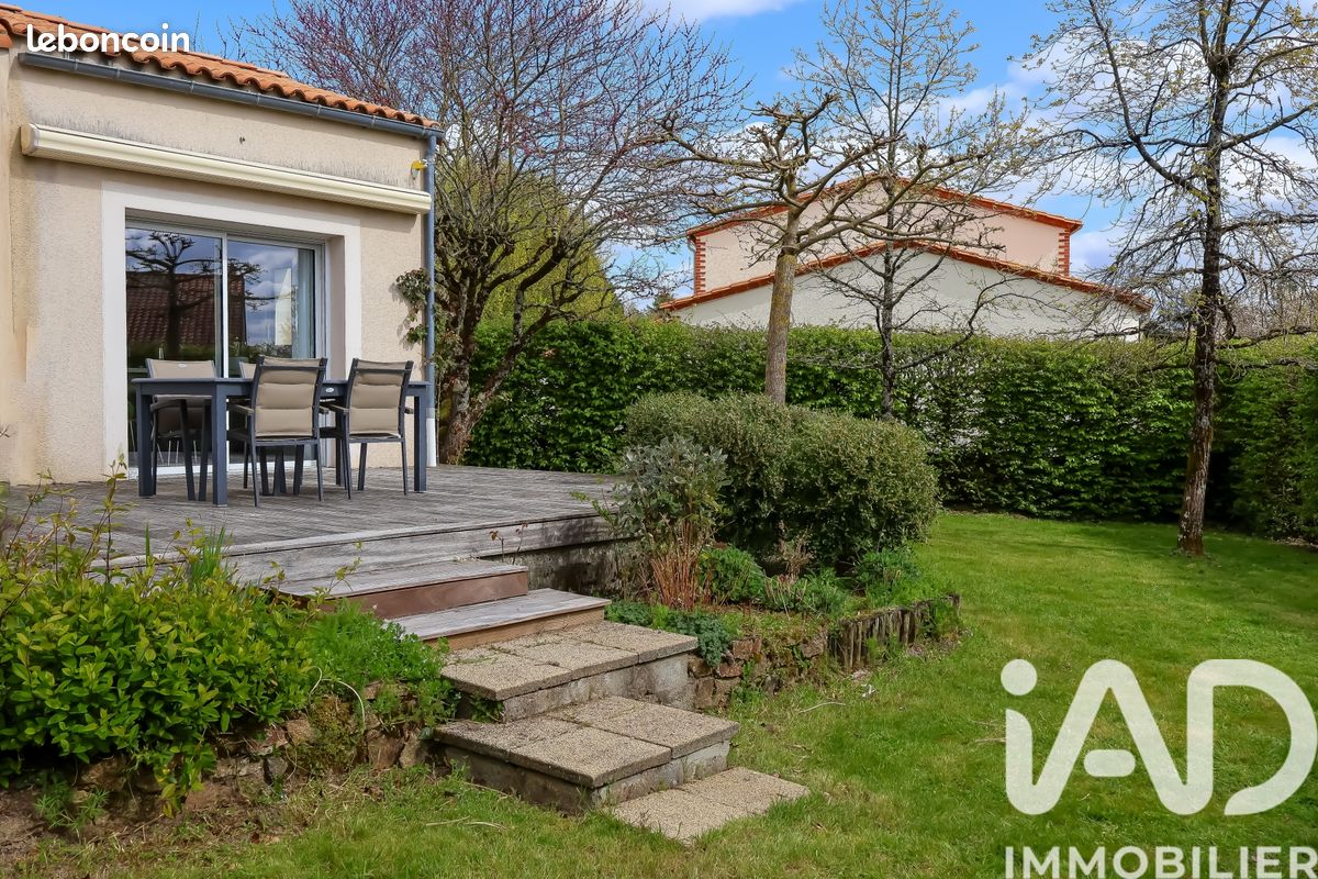 Maison 6 pièces 131 m² · à Les Herbiers · 131 m² · 332 500 €