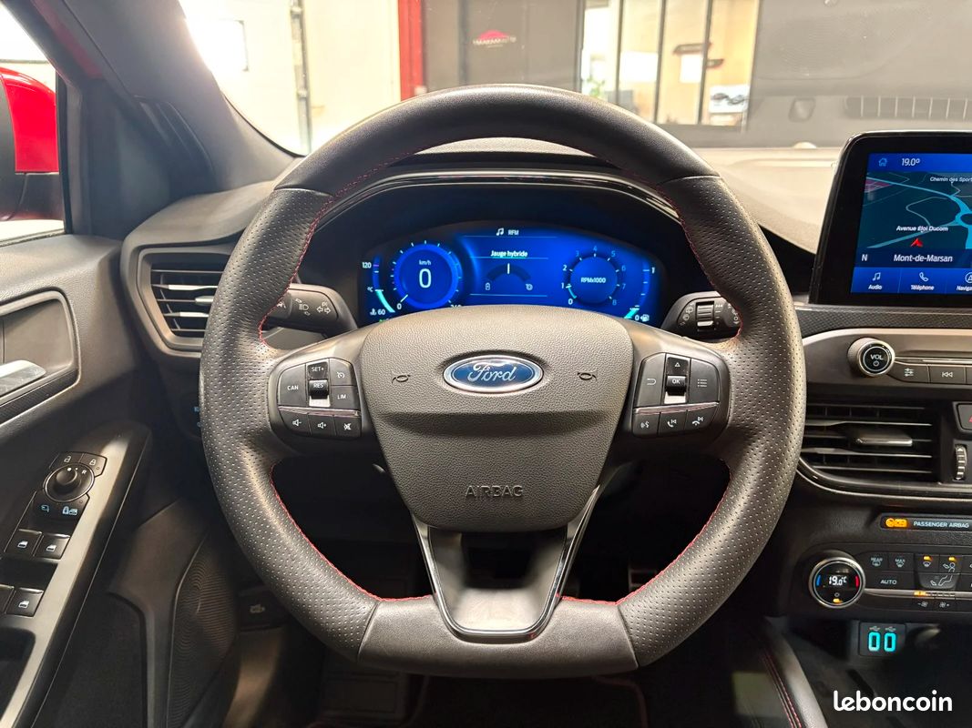 FORD FOCUS ST LINE X EcoBoost 155 ch MHEV - 1ERE MAIN - PARFAIT ÉTAT - VIRTUAL COCKPIT - CARPLAY - ATTELAGE AMOVIBLE (image 11)