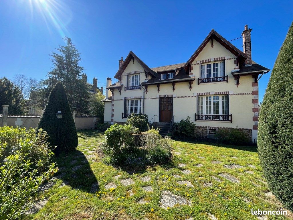 Maison 9 pièces 275 m² · à Chablis · 275 m² · 577 000 €