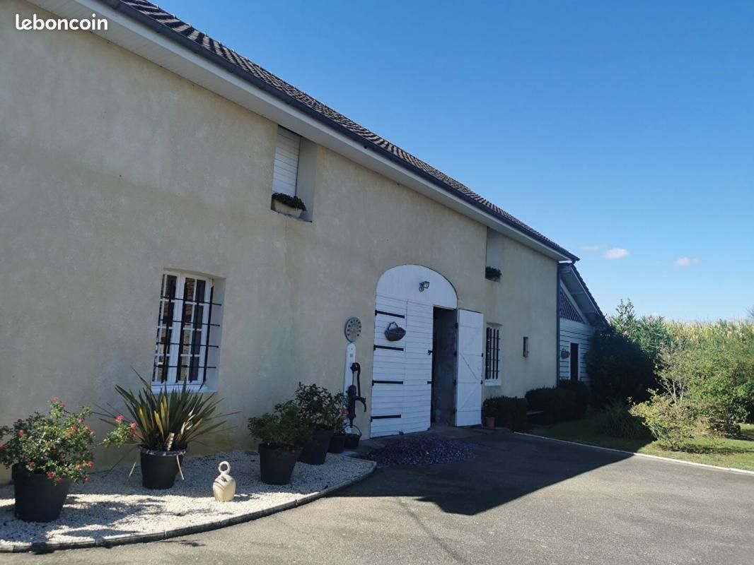 Ferme 6 pièces 220 m² - Aire-sur-l'Adour 40800 (image principale 1)
