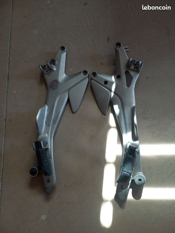 Platines repose-pied de honda cbf 600 (image 1)
