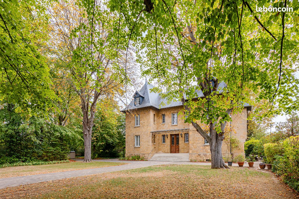 Maison 10 pièces 300 m² · à Cergy · 300 m² · 1 100 000 €