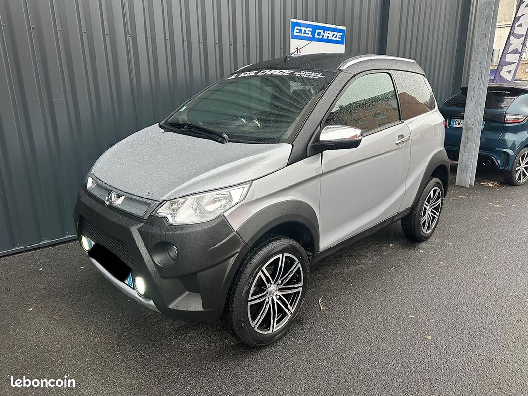 Voiture sans permis AIXAM CROSSOVER ABS 1IERE MAIN CHEZ ETS CHAIZE DES 14 ANS LIVRAISON A DOMICILE DANS TOUTE LA FRANCE (image 4)