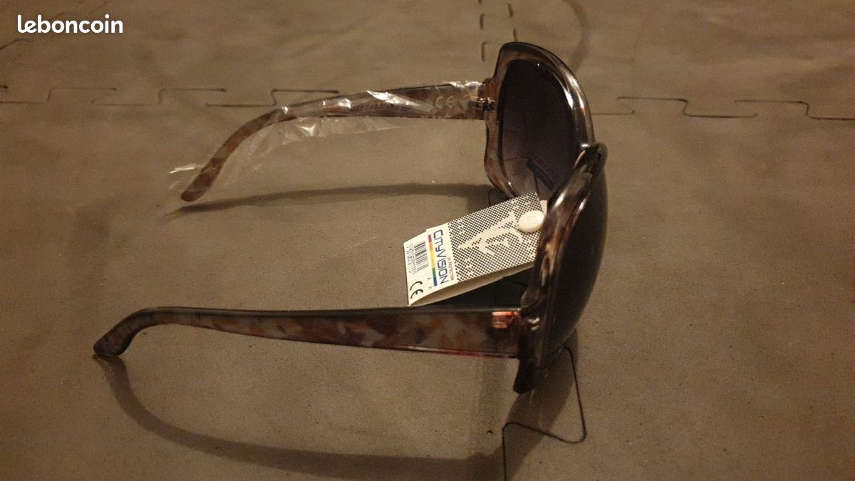 Lunettes de soleil neuf à vendre (image 2)