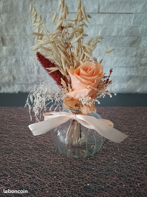 Petit vase avec rose éternelle (image 1)