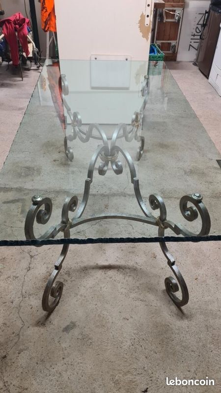 Table en verre (image 1)