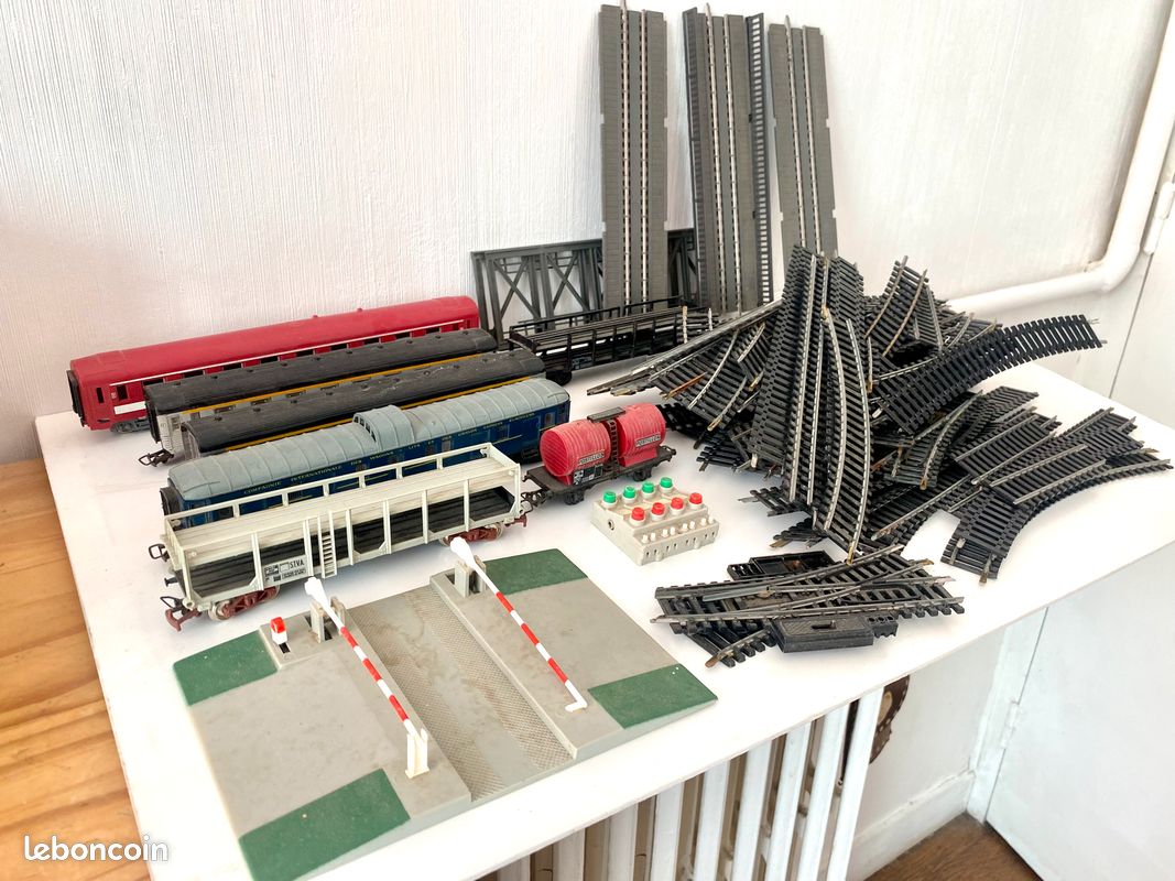 Lot De Rails Jouef - Voies Diverses Pour Train Électrique - Occasion