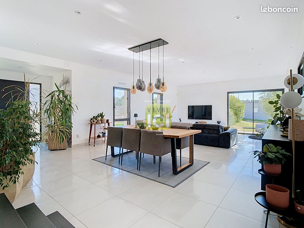 Maison 7 pièces 163 m² · à Saint-Léger-sous-Cholet · 163 m² · 441 000 €