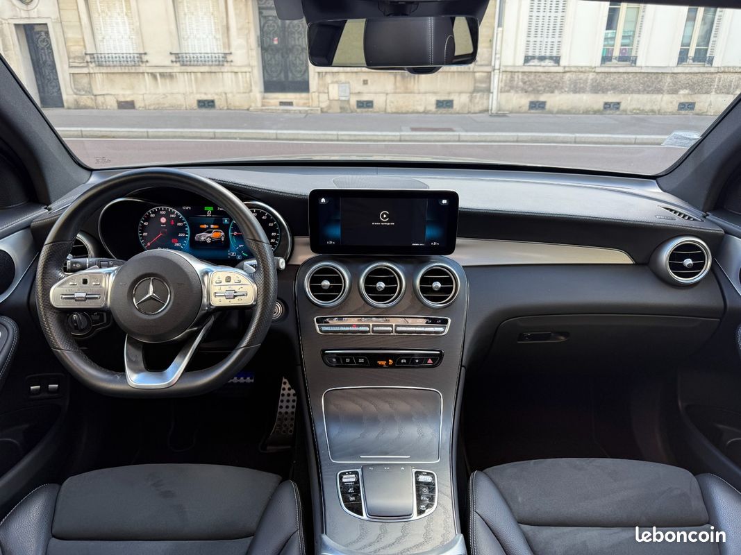 MERCEDES GLC 300 e 9G-Tronic 4Matic AMG Line 320 ch HYBRID TOIT OUVRANT entretien 100% Mercedes garantie Mercedes (image 13)