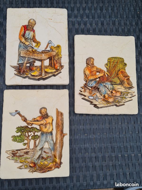 3 cadres en platre décoré par des métiers ancien (image 1)