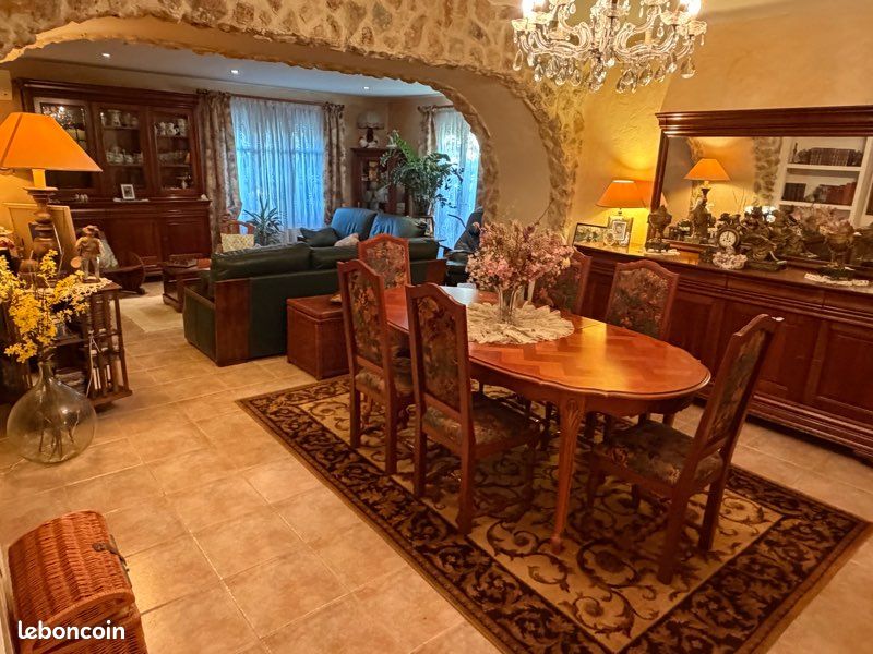 Maison 7 pièces 120 m² · à Saint-Mitre-les-Remparts · 120 m² · 490 000 €