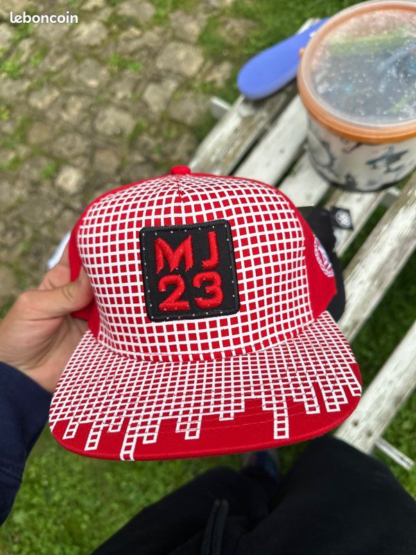 Casquettes neuves (image 3)