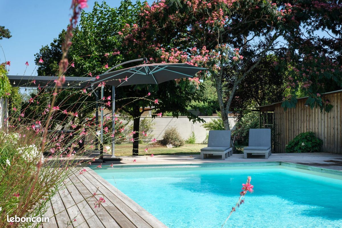 Maison 8 pièces 196 m² · à Mérignac · 196 m² · 852 800 €