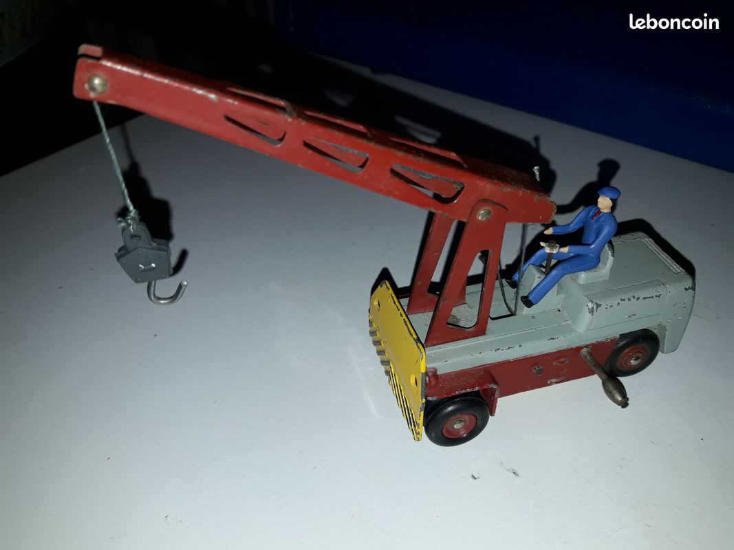 Grue Dinky Toys Meccano – Jouet Ancien Collection, Grue Jaune, Vitrine