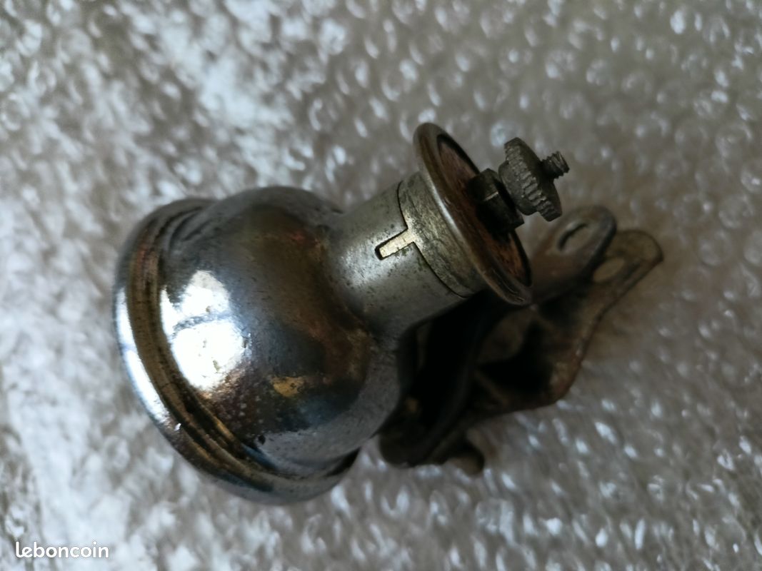 ancien vélo phare AVANT FEU LOUPE altes fahrrad old bike bici bicycle ancien vélo phare AVANT FEU LOUPE altes fahrrad old bike bici bicycle
