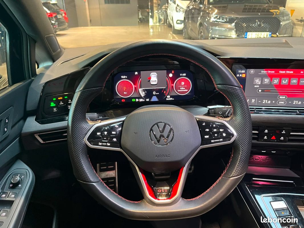 VOLKSWAGEN GOLF 8 GTI 2.0 TSI 245 CH - Pack CUIR / TOIT PANO / SUIVI VW (image 14)
