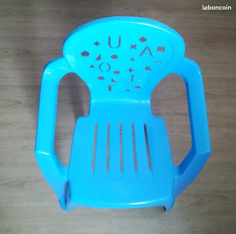 Fauteuils en plastique dur - pour enfants jusqu’a 4 ans – usage interieur ou exterieur – chambre – salon – camping - jardin (image 3)