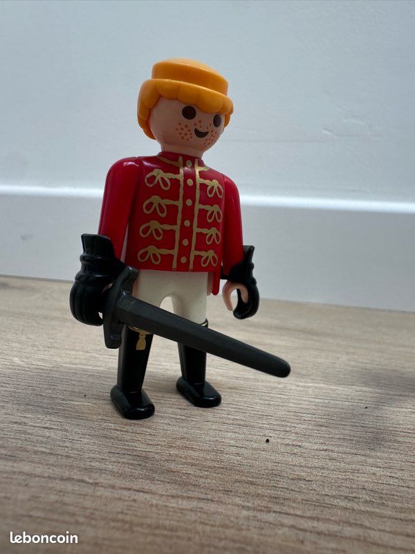 Lot 3 personnages Playmobil chevaliers / pirate avec armes (image 3)