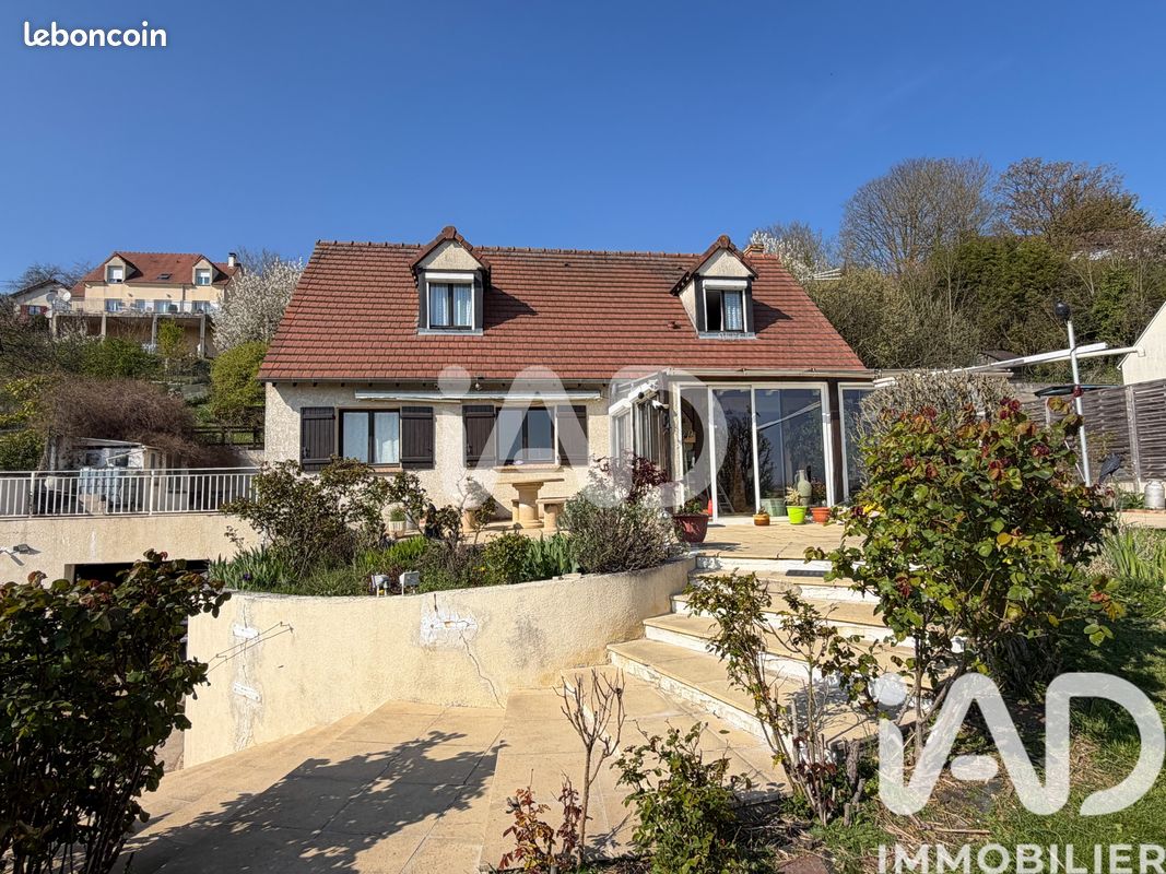 Maison 6 pièces 152 m² · à La Grande-Paroisse · 152 m² · 299 000 €