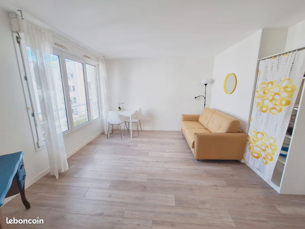 Appartement 1 pièce 28 m² · à Issy-les-Moulineaux · 28 m² · 1 040 €/mois
