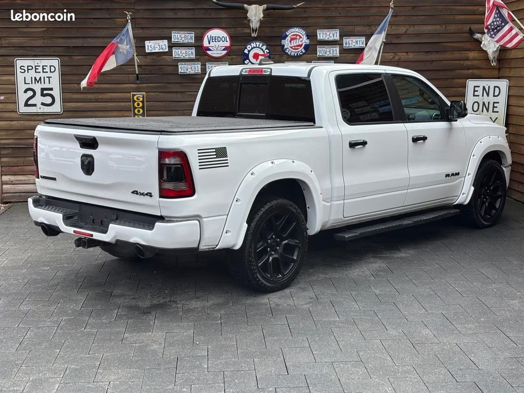 Dodge RAM 1500 Laramie Night Edition LPG 5.7 V8 HEMI 401 ch 4x4 – Écran 12” – Harman Kardon (image 6)