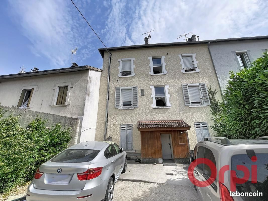 Appartement 14 pièces 233 m² · à Saint-Clair-de-la-Tour · 233 m² · 406 000 €