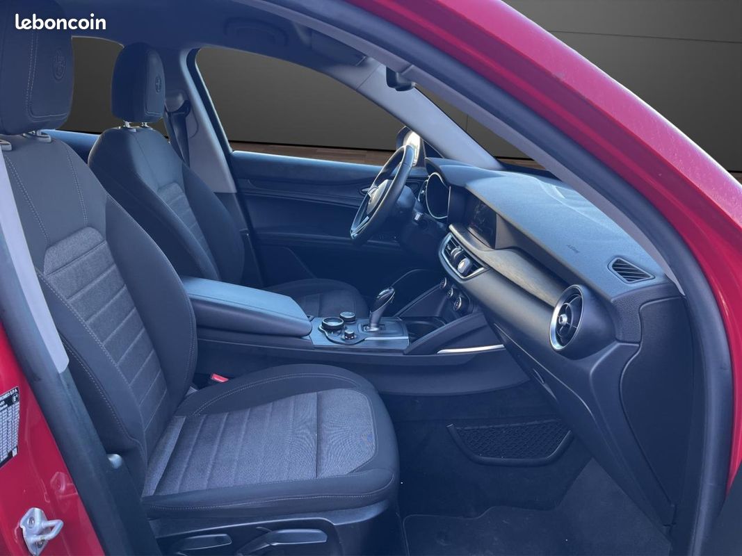 ALFA ROMEO STELVIO 2.2 150 ch AT8 Business (image 18)