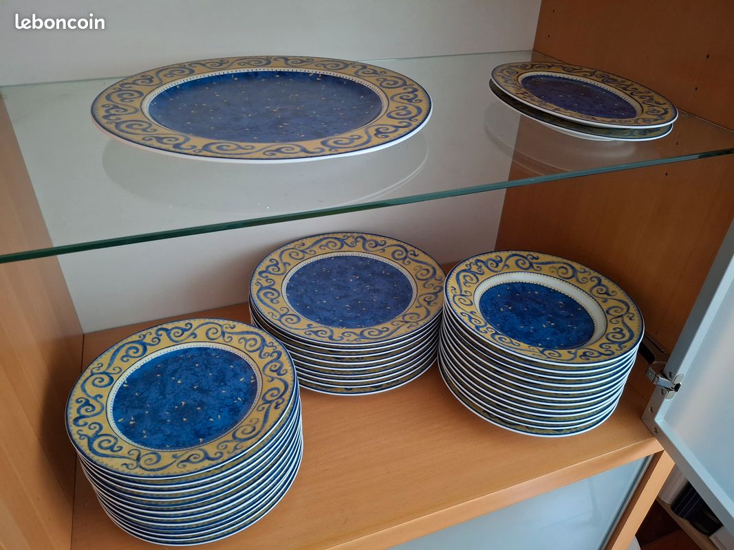 Dessous De Plat Vintage Geneviève Lethu – Fonte émaillée Bleu, France Années 1920-40