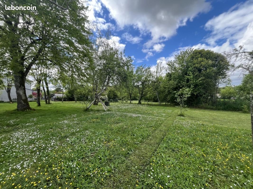 Terrain 660 m² Martillac · 189 000 €