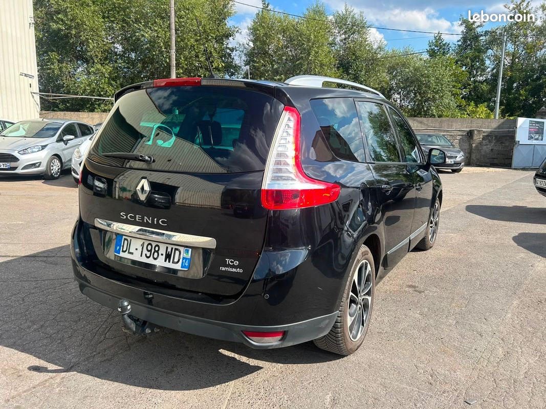 RENAULT GRAND SCENIC III 1.2 130 Energy Bose Edition 7 Places (image 12)