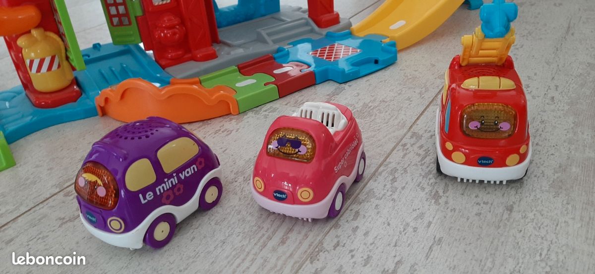 Super caserne Tut-Tut Bolide (image 1)