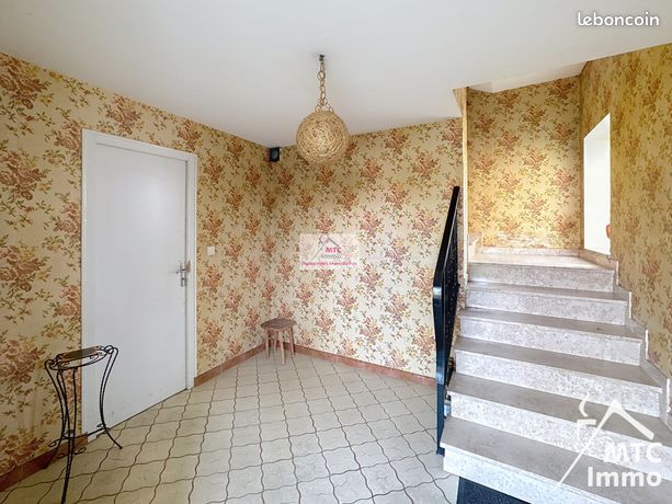 https://img.leboncoin.fr/api/v1/lbcpb1/images/00/b3/76/00b376f19fe8050503aec7cd3c141b5f83ed3b79.jpg?rule=ad-image