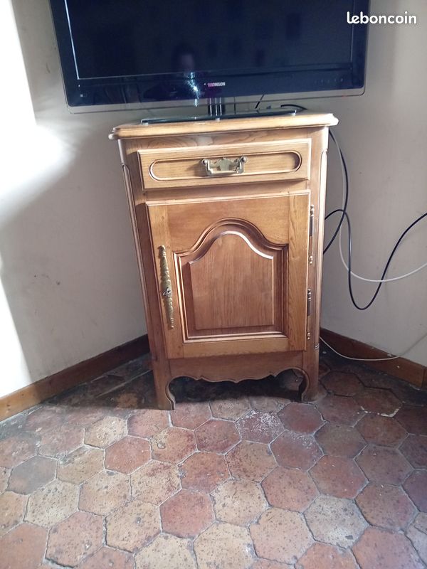 Meuble en chêne (image 1)
