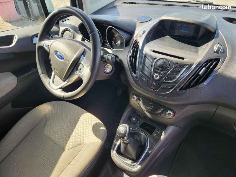 Ford TOURNEO COURIER 1.5 TD 75CH TITANIUM GARANTIE 12 MOIS (image 10)
