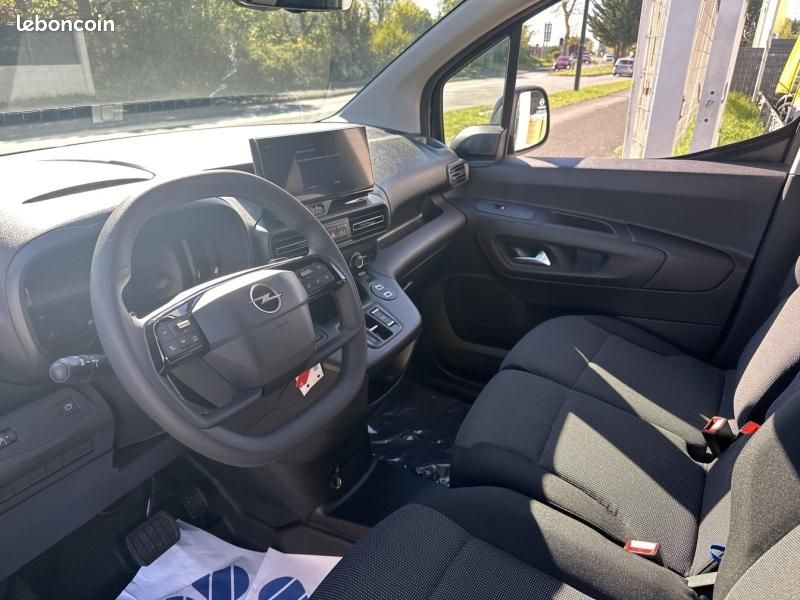 Opel Combo Cargo M Diesel 130ch automatique Pack Premium Connect (image 10)