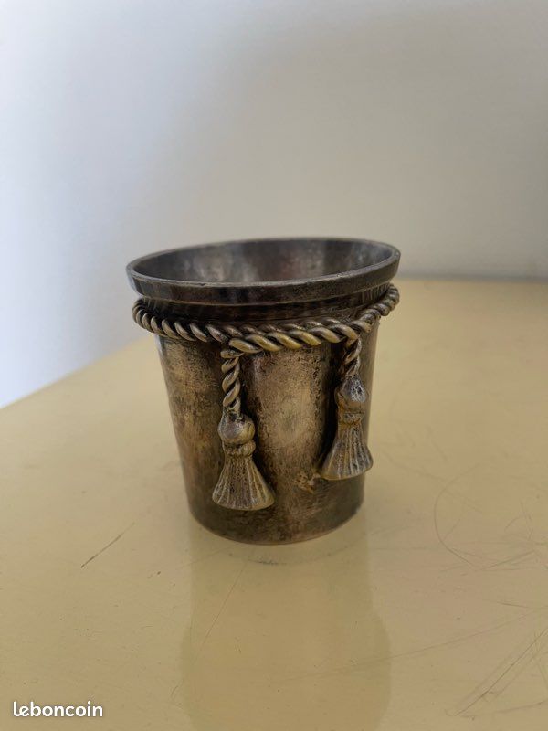 Petit pot timbale argent (image 1)